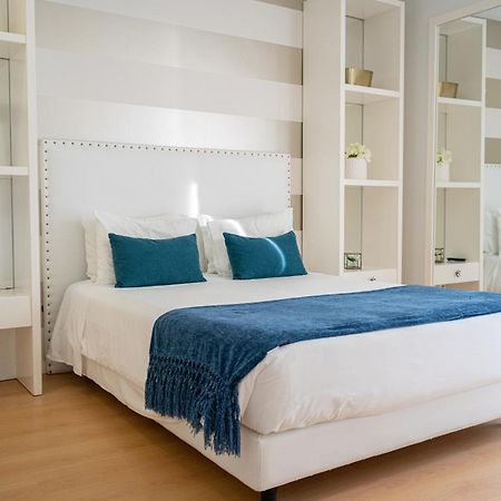 By The Sea - Nazare Bed & Breakfast Bagian luar foto