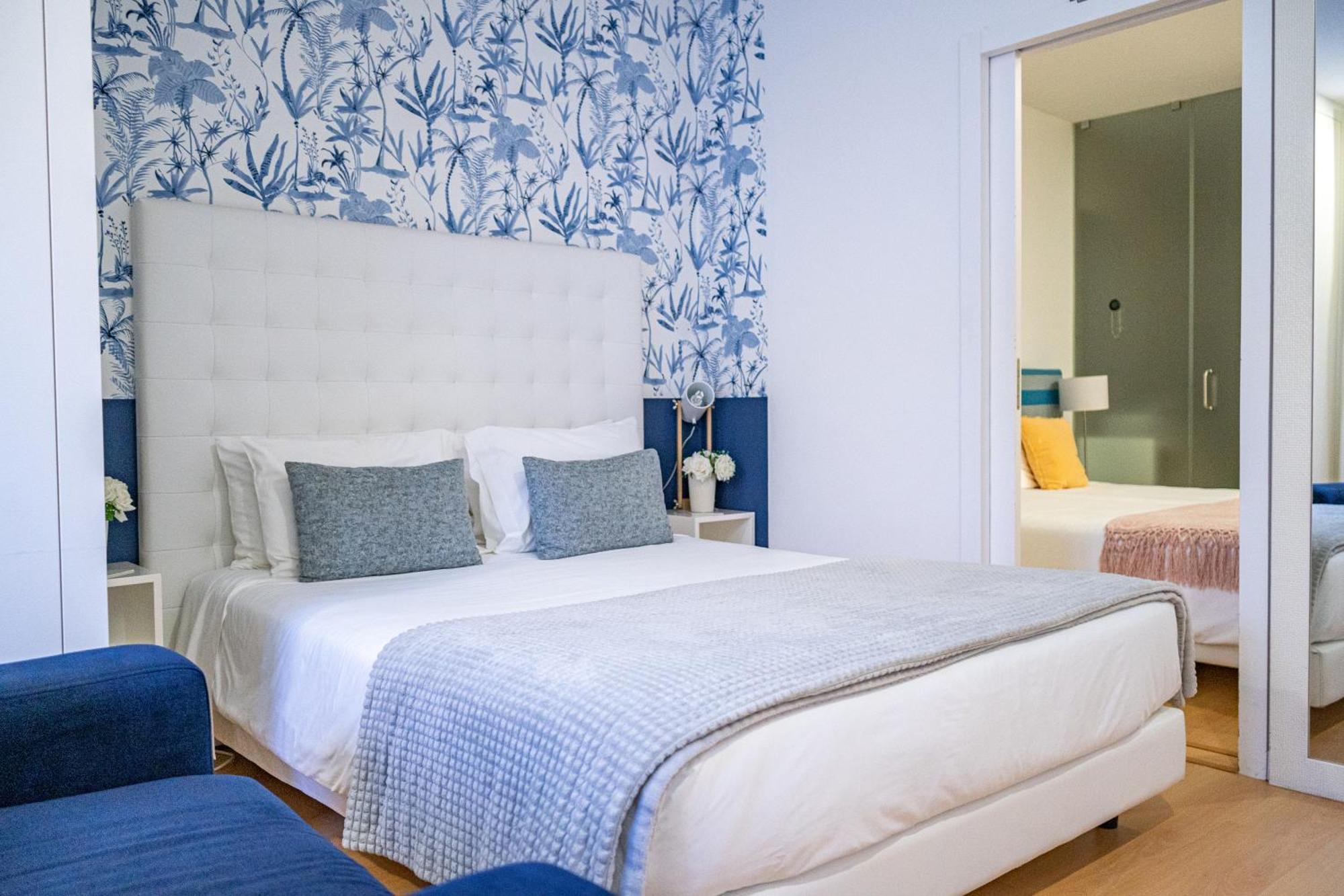 By The Sea - Nazare Bed & Breakfast Bagian luar foto