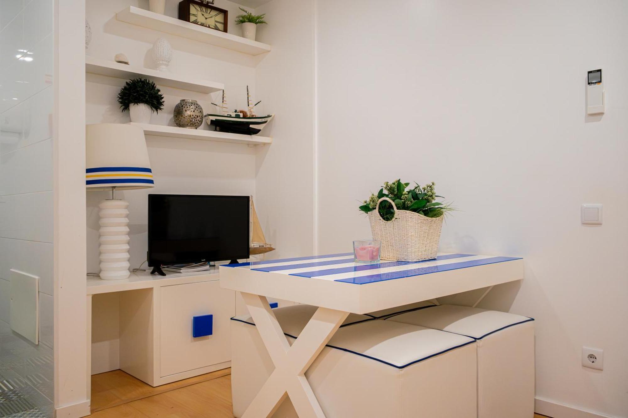 By The Sea - Nazare Bed & Breakfast Bagian luar foto