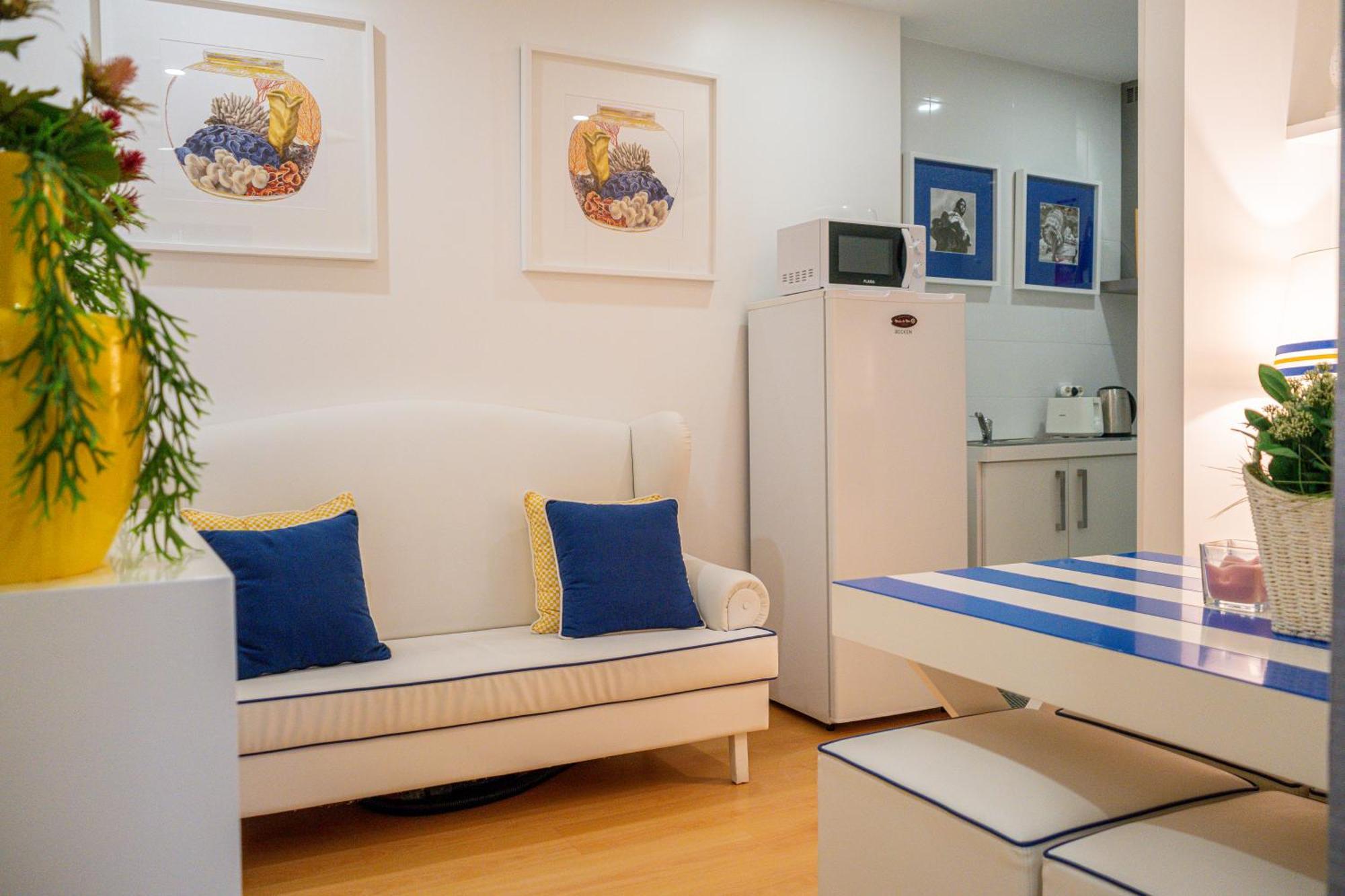 By The Sea - Nazare Bed & Breakfast Bagian luar foto