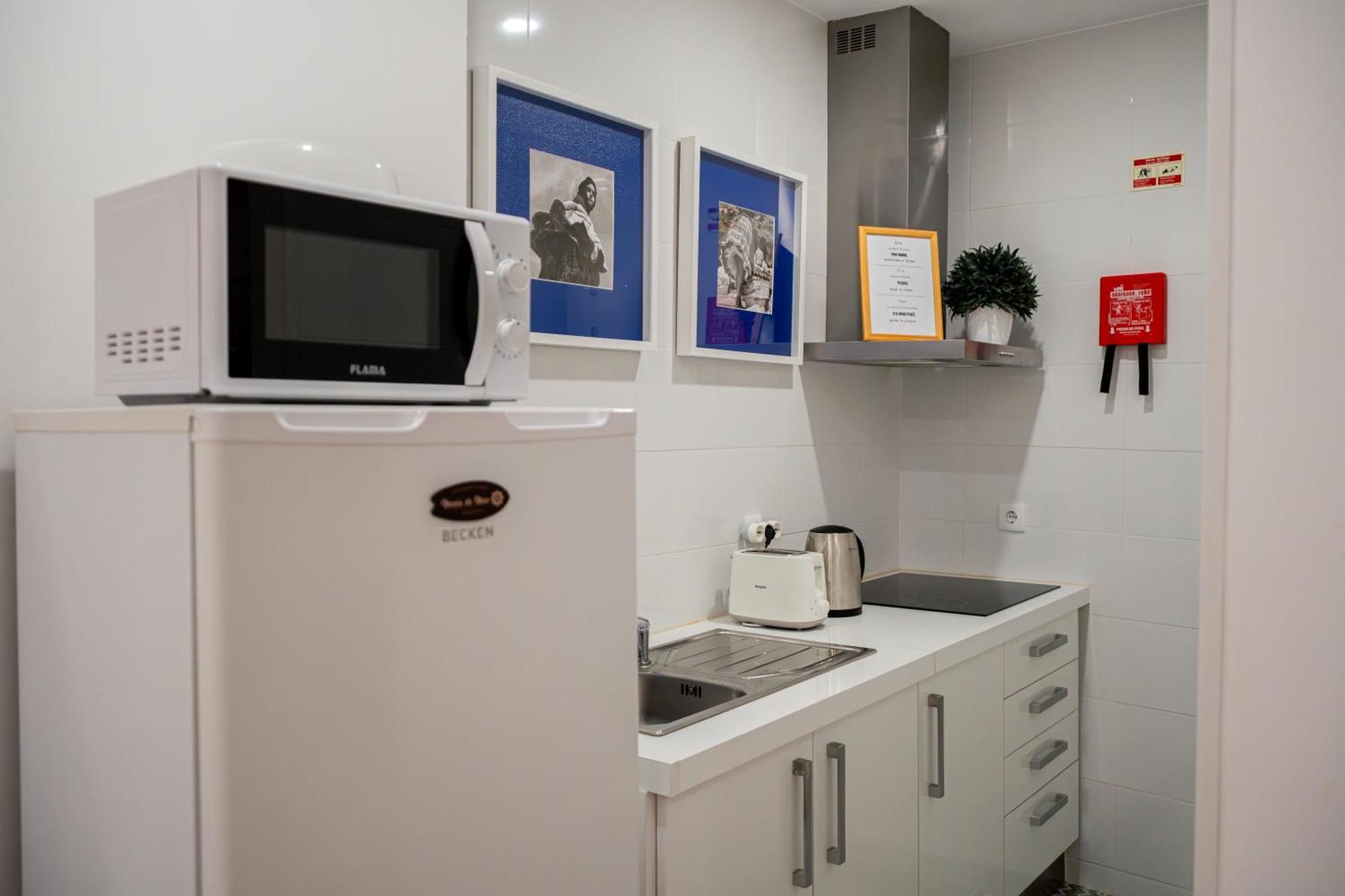By The Sea - Nazare Bed & Breakfast Bagian luar foto