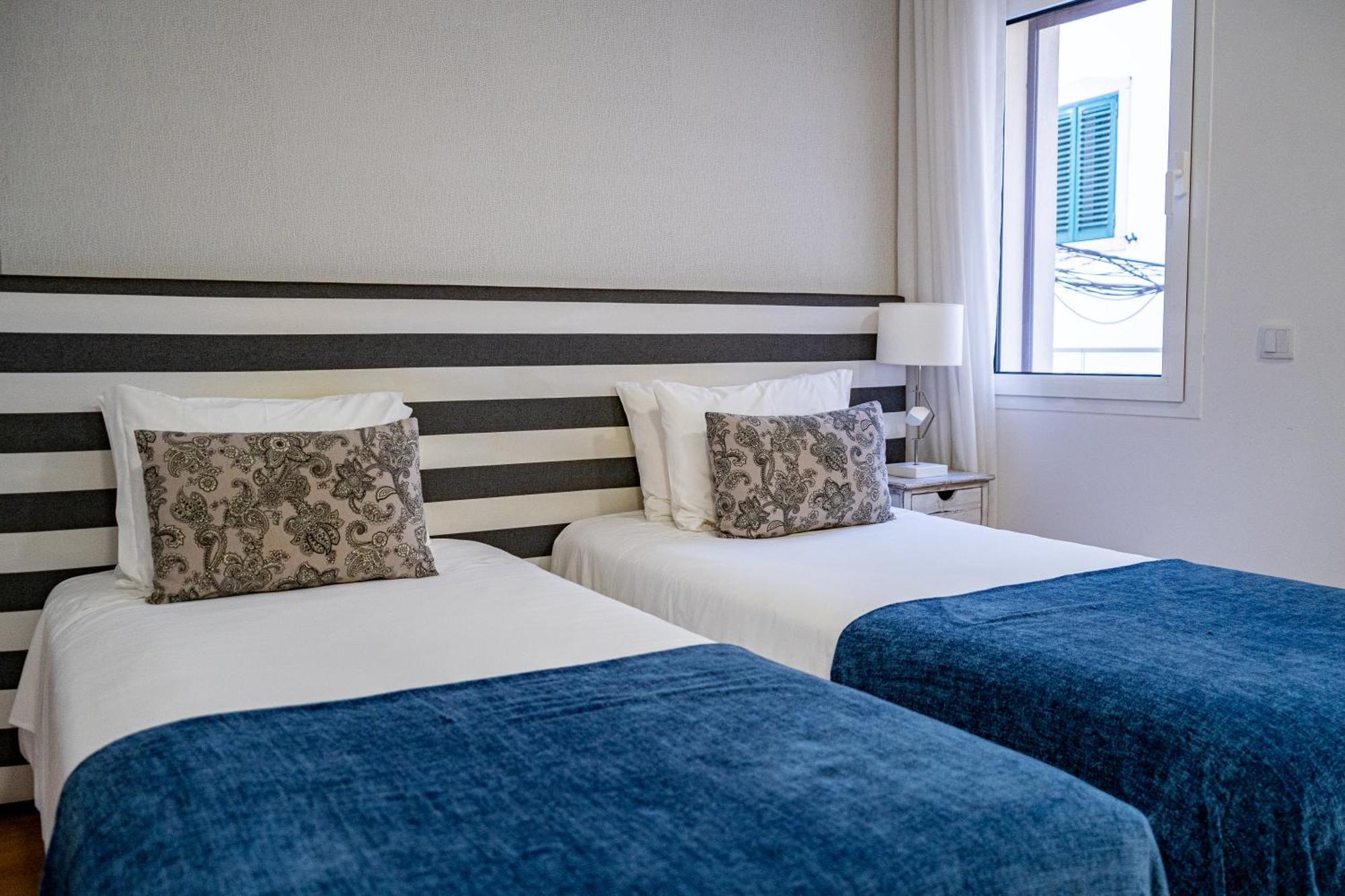 By The Sea - Nazare Bed & Breakfast Bagian luar foto