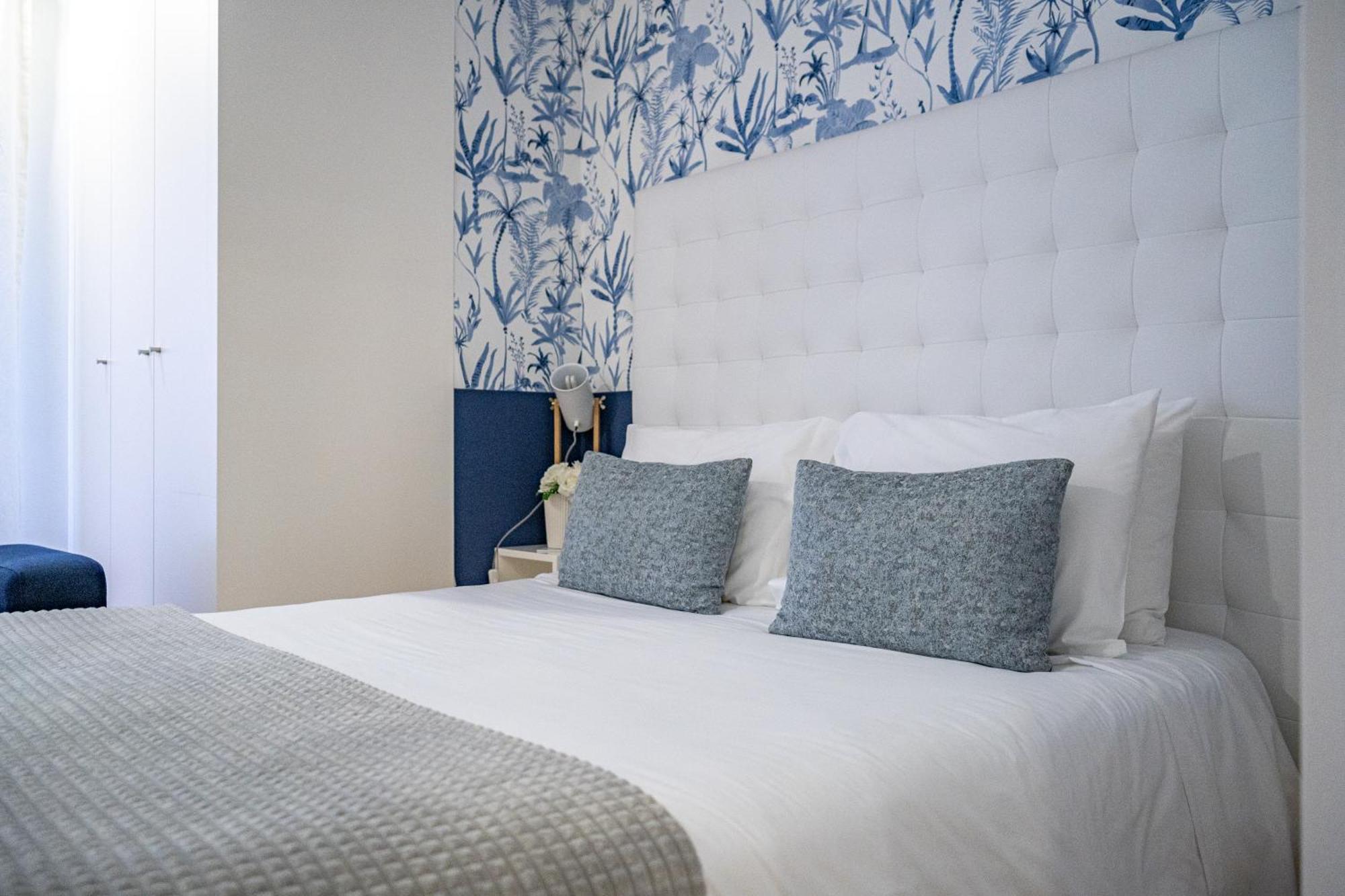By The Sea - Nazare Bed & Breakfast Bagian luar foto