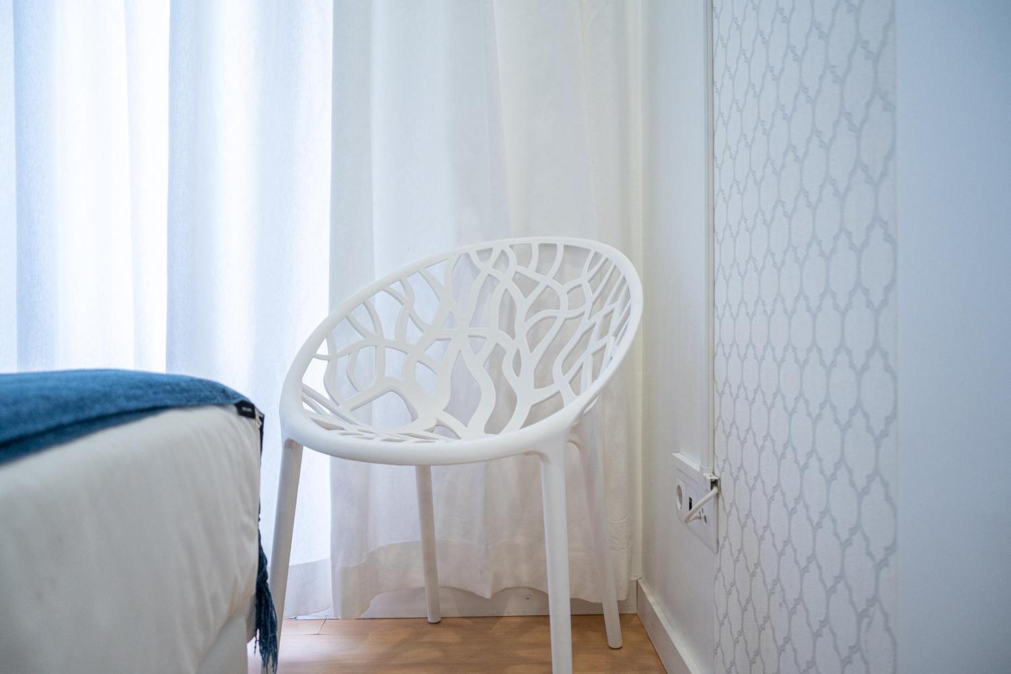 By The Sea - Nazare Bed & Breakfast Bagian luar foto