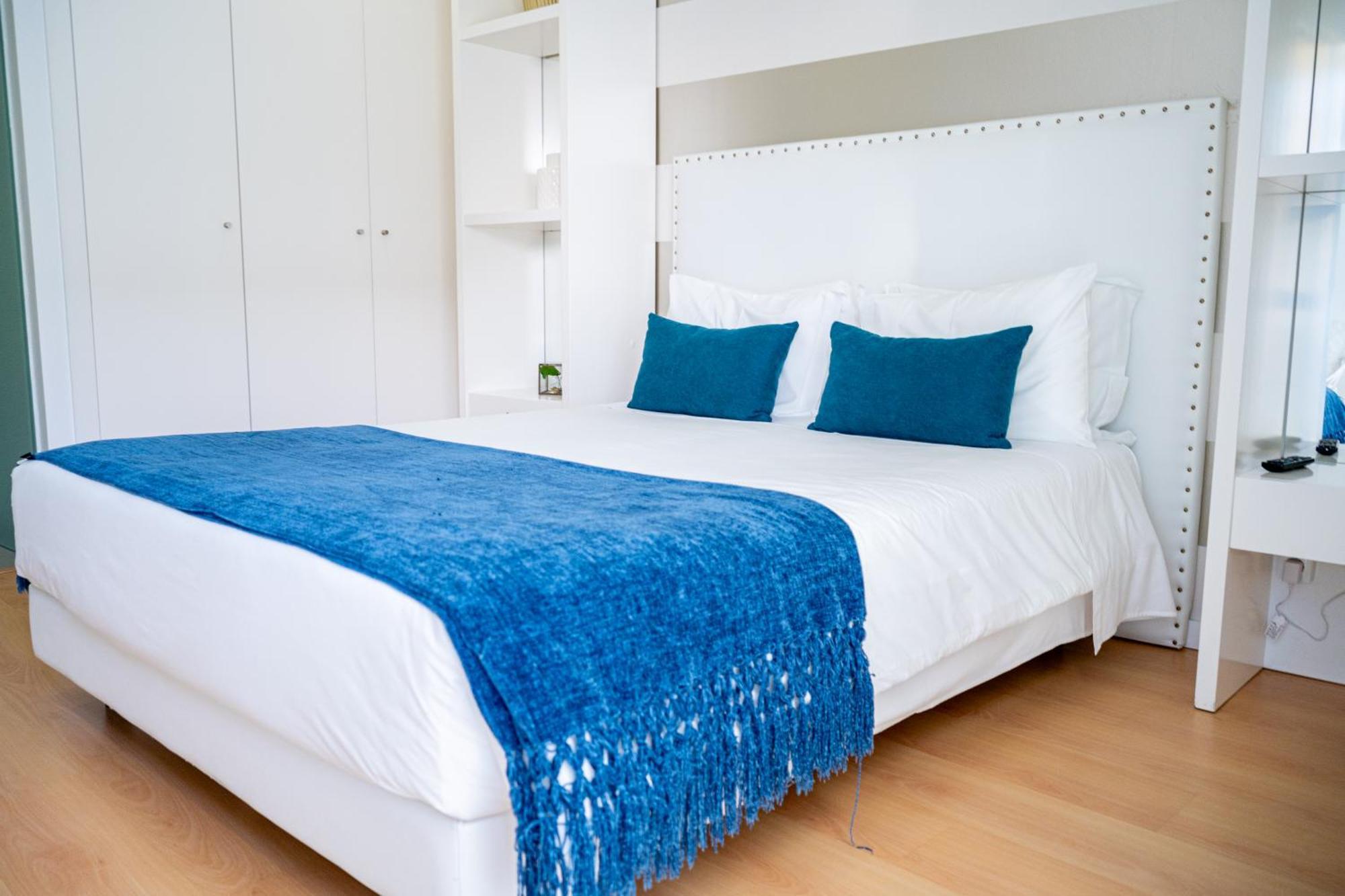 By The Sea - Nazare Bed & Breakfast Bagian luar foto