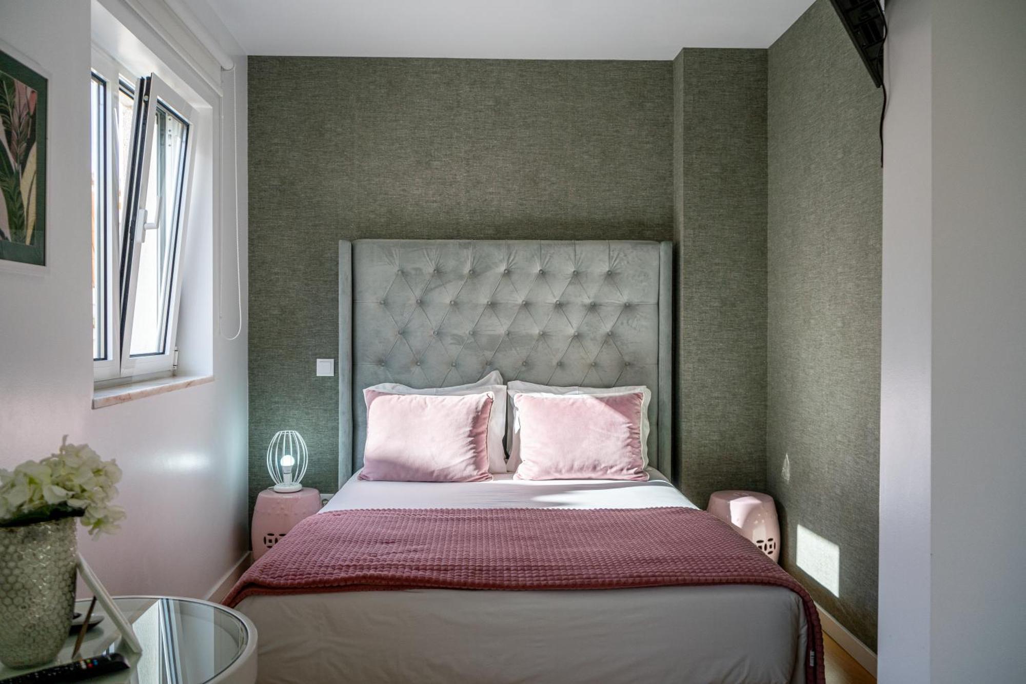 By The Sea - Nazare Bed & Breakfast Bagian luar foto