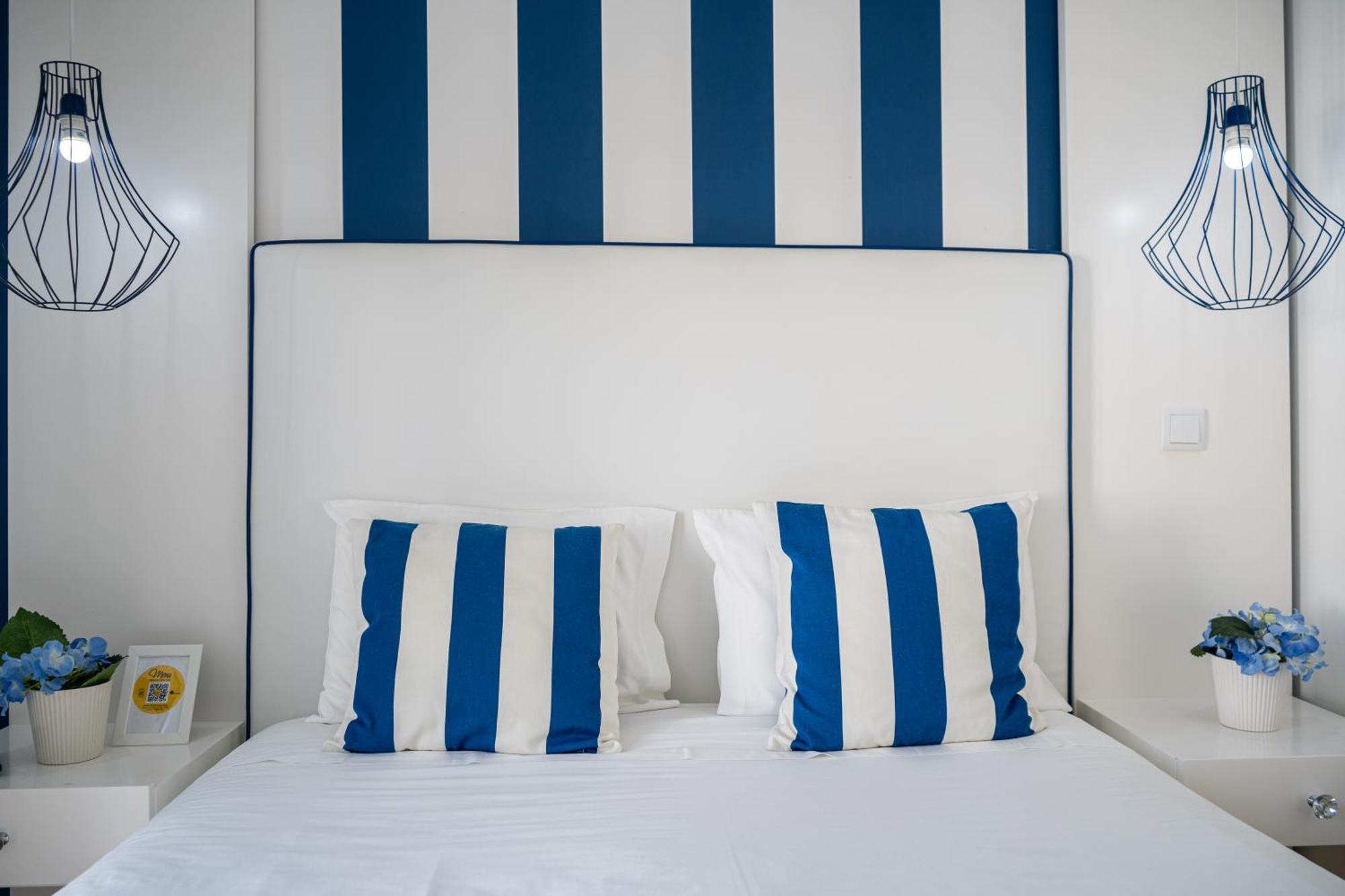 By The Sea - Nazare Bed & Breakfast Bagian luar foto